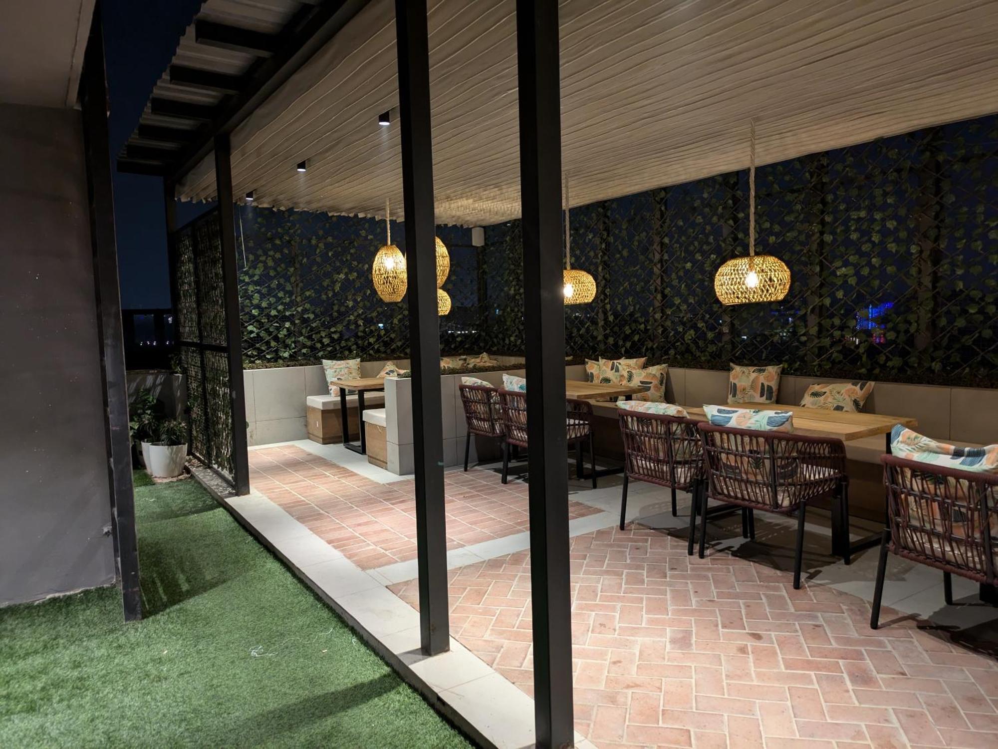 Stay Studio Hotel & Residences グルガウン エクステリア 写真